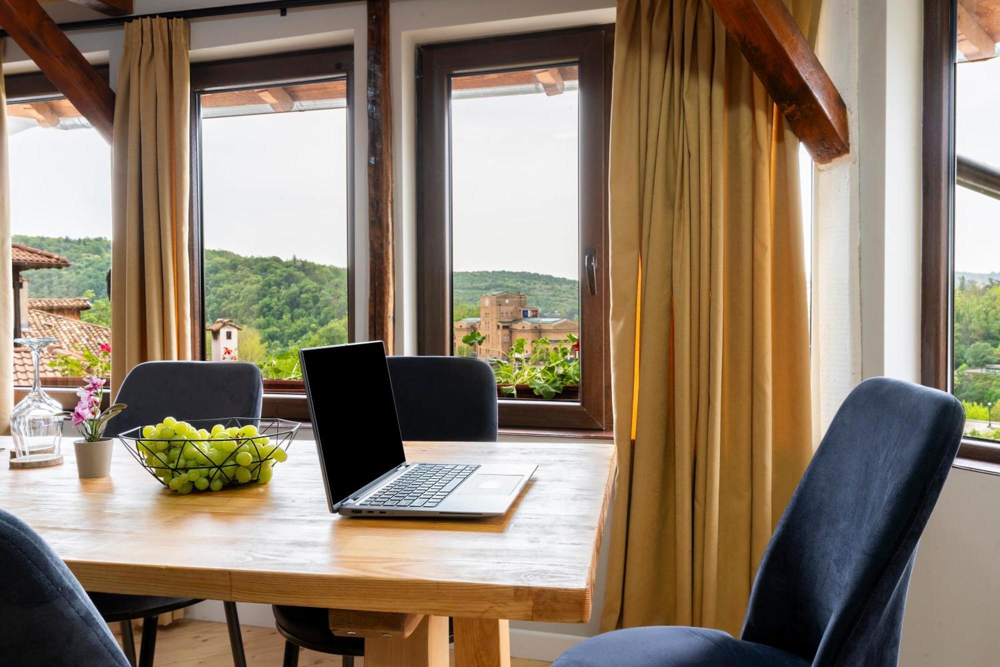 Bobevata Guest House - Floor 2 - Stunning View Old Town Велико Търново Екстериор снимка