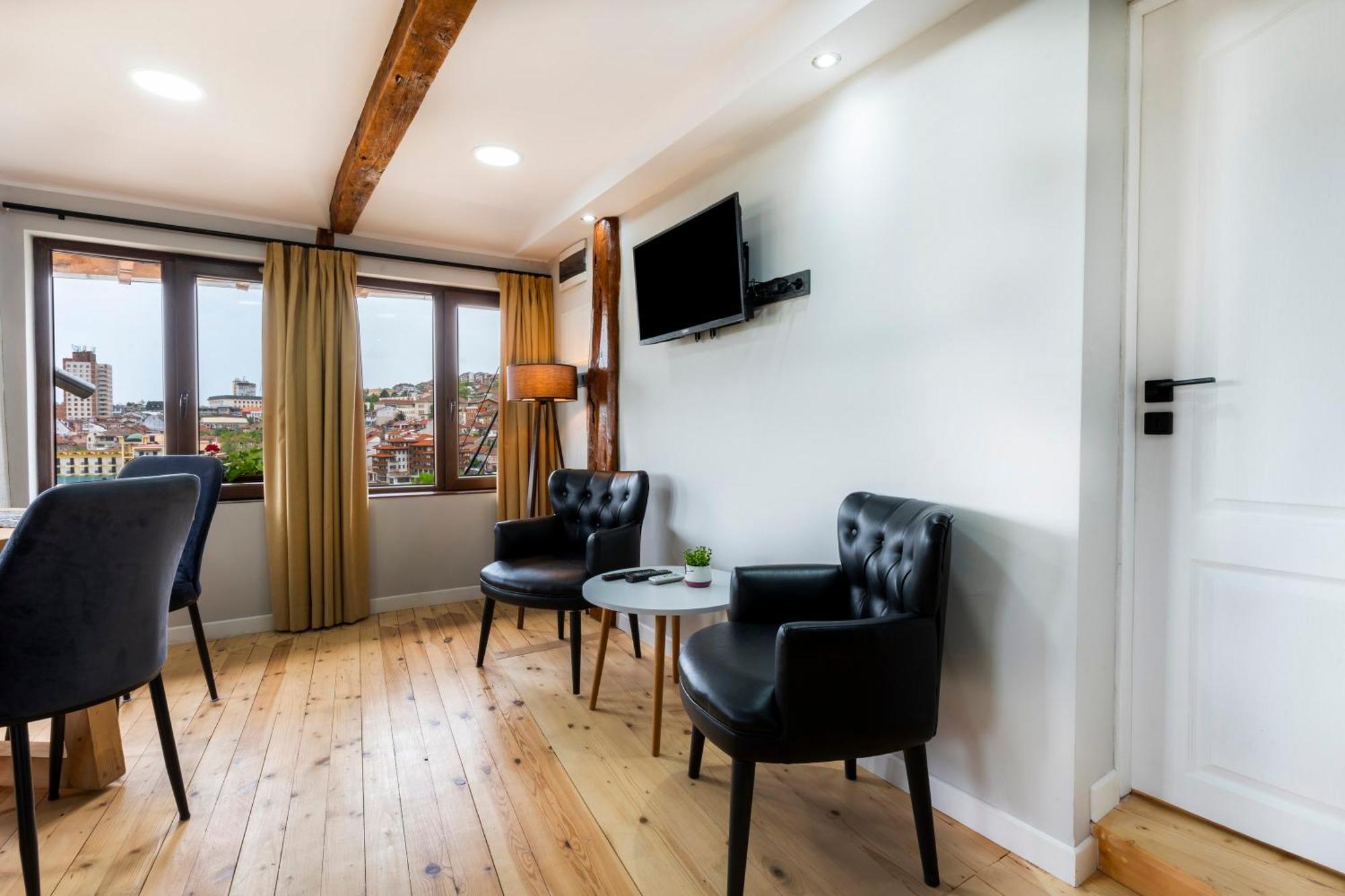 Bobevata Guest House - Floor 2 - Stunning View Old Town Велико Търново Екстериор снимка